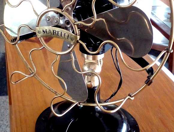 Ventilador antiguo MARELLI hierro y bronce 1926 en San Carlos (Localidad)