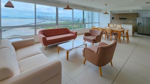 Venta de apartamento en Maui - Costa del Este (OPORTUNIDAD) en Panamá (Distrito)