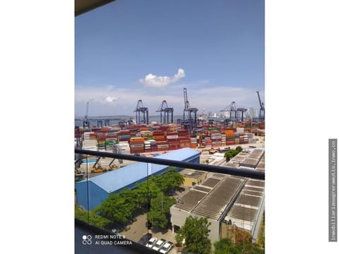 SEGRERA MUTIS ARRIENDA OFICINA EN MANGA EDIFICIO MODERNO