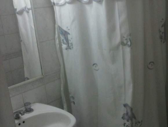 Dormitorio individual amoblado con baño privado en Las Condes (Comuna)