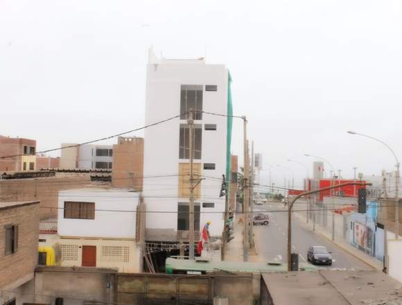 Vendo hermosa Casa Triplex en Miraflores (Lima 18) (Distrito)