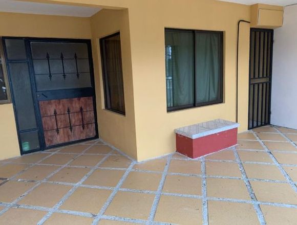 Casa de 2 plantas en Paraíso de Cartago. en Paraíso (Cantón)