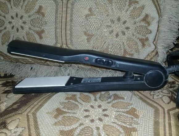 SE VENDE PLANCHA DE CABELLO en Bolívar (Municipio)