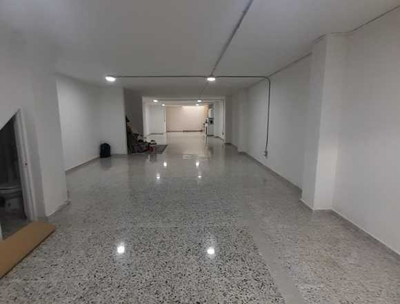 AMPLIO LOCAL EN SECTOR COMERCIAL en Bello (Municipio)