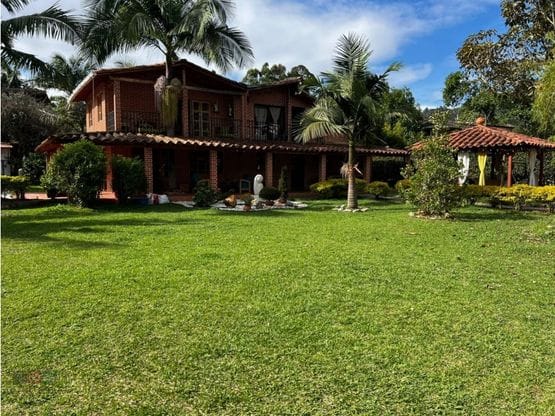 Finca en Guarne Vereda el Sango 1.800 m² y topografía plana