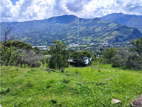 Lote de 5.200 m² en venta en El Limonar, Girardota - Lote A