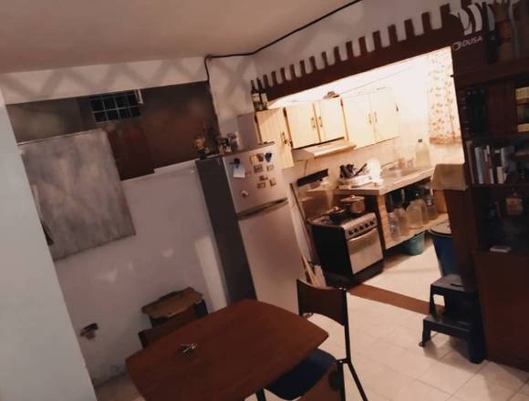 8500$o€ APTO EN PLENO CENTRO DE CARACAS AV ANDRES en Libertador (Municipio)