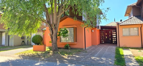 CASA 4 DORMITORIOS BARRIO TOLEDO CHILLAN en Chillán (Comuna)