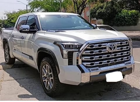 Toyota Tundra modelo 2022