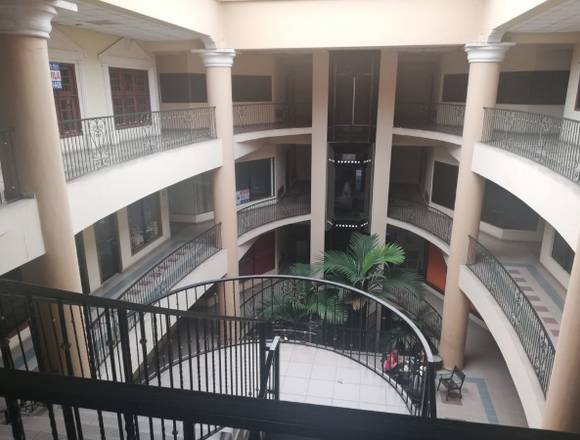 Dos locales comerciales con el precio de uno. en San Cristóbal (Municipio)