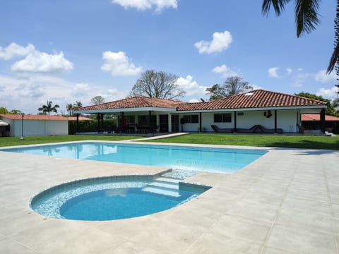 Se Vende Casa Campestre en Cerritos (Entrada 4) - Pereira en Pereira (Municipio)