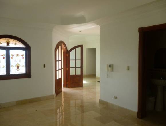 APARTAMENTO EN LA SARASOTA EN VENTA en Santo Domingo de Guzmán (Municipio)