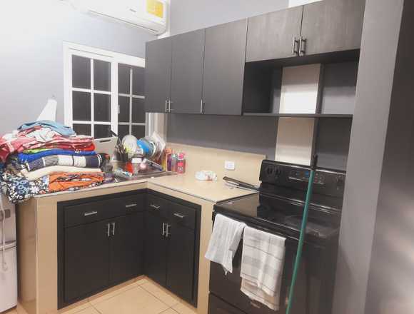 Cocina en hidrofugo color negro en Santo Domingo Oeste (Municipio)