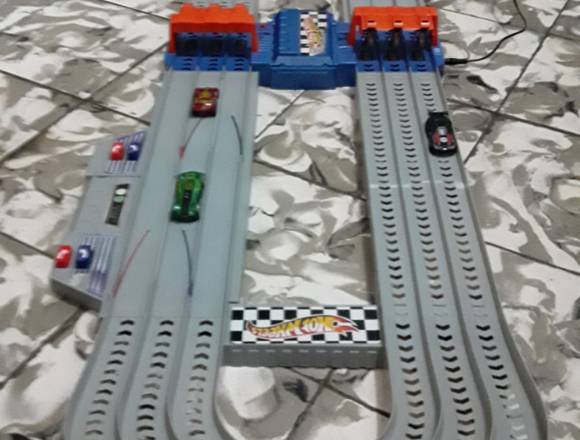 Vendo pista Hot Wheels SEMI- NUEVA en Ciudad de Guatemala (Municipio)