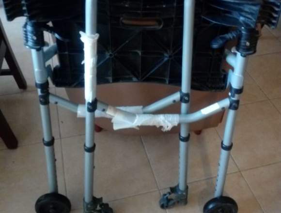 Andadera INVACARE Plegable silla adultos mayores en Miranda (Municipio)