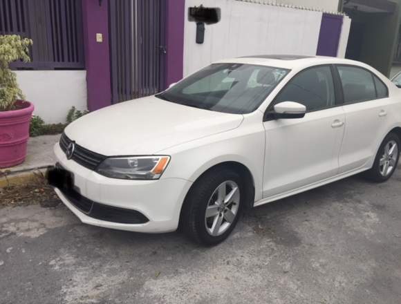 VENDO JETTA ACTIVE TYPTRONIC 2013 en Mexicali (Municipio)