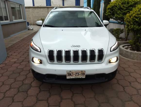 Jeep Cherokee Latitud 4 x 2 en Puebla (Municipio)