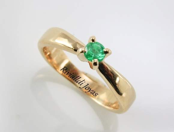 Anillo de compromiso con esmeralda en Magdalena del Mar (Lima 17) (Distrito)