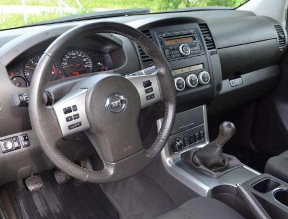 Nissan Navara HIGH LUXURY 2500CC 4X4 TD en Tulcán (Cantón)