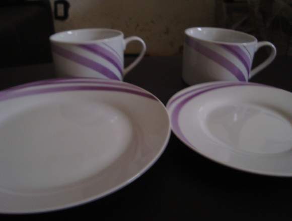 VAJILLA CON 9 PLATOS Y 5 TAZAS DE PORCELANA