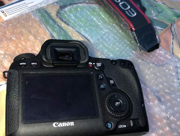 Una cámara Canon EOS 6d