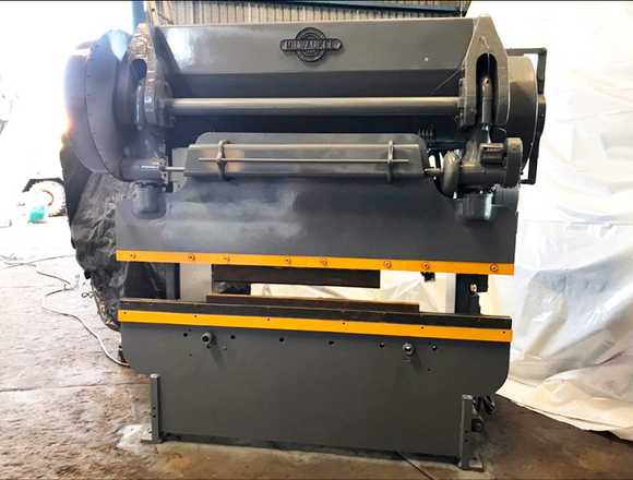 PRENSA DOBLADORA MILWAUKEE 6' X 35 TON