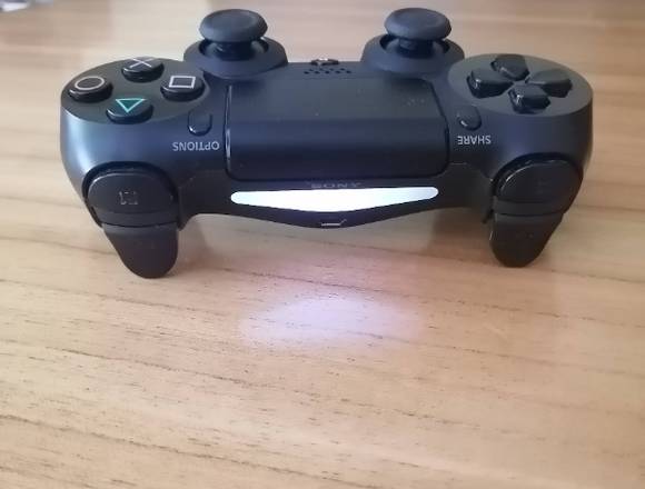PS4 FAT 1TB + Joystick + 8 juegos físicos