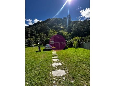 ARRIENDO CASA COMERCIAL PASTALES
