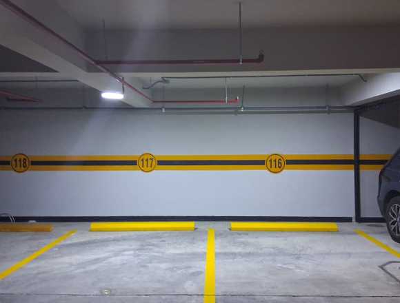 🏠 ¡Cochera en Alquiler en Excelente Ubicación! 🚗 en San Isidro (Lima 27) (Distrito)