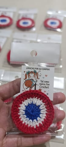 Escarapelas a crochet artesanales en Luque (Distrito)