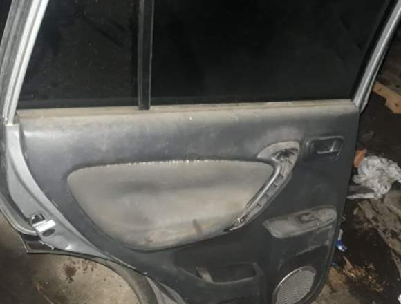 Puerta trasera Toyota Rav4 en Ciudad de Guatemala (Municipio)
