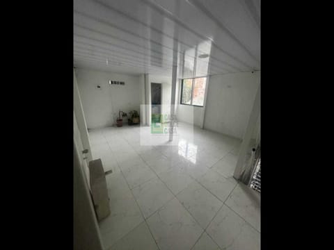 Arriendo casa en laureles uso comercial dos niveles