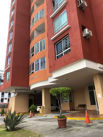 Se vende apartamento en Villa de Las Fuentes 1, PH Royal Hill en Panamá (Distrito)
