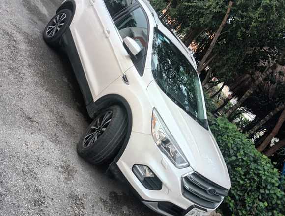 VENDO FORD ESCAPE 2019 TITANIUM BLANCA