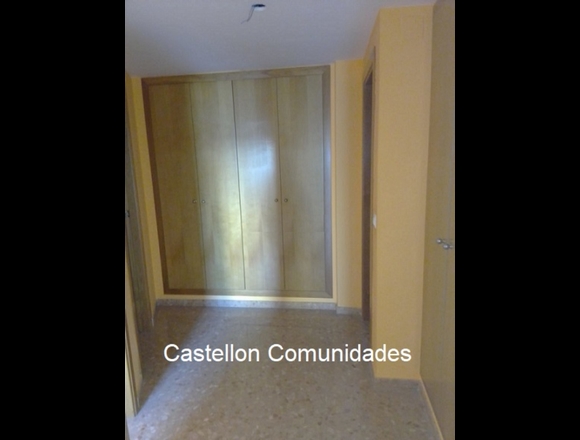 Piso ¡¡ Casi Nuevo ¡¡ 50.000.-€ en Castellón de la Plana/Castelló de la Plana (Municipio)