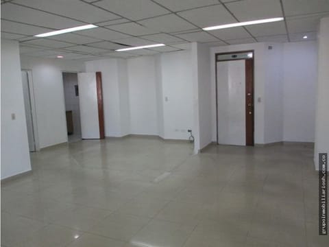 Arriendo Oficina 408 Unicentro Santa Barbara 99mt Baños Privados Bog