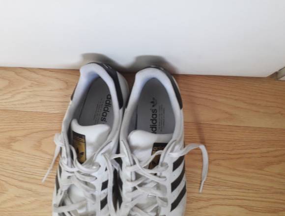 Zapatillas Adidas Originales Blancas en Lanús (Localidad)