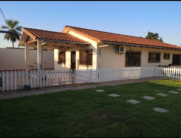 casa en venta a 7 calles de Av virgen de lujan en Santa Cruz (Localidad)
