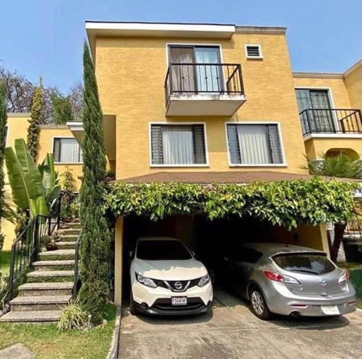 Casa en Venta en San Cristobal, condominio Bosques de San Marino en Mixco (Municipio)