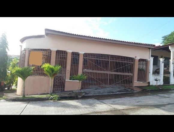 18-4254 AF Gran casa se vende en Brisas del Golf en San Miguelito (Distrito)