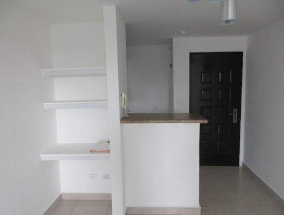 19-4040 AF Acogedor apto. en Carrasquilla se vende en Panamá (Distrito)
