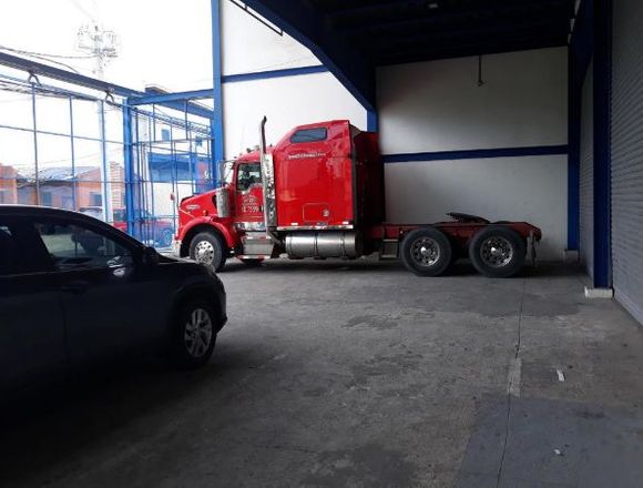 18-4201 AF Se vende cómodo galpón en Río abajo en Panamá (Distrito)