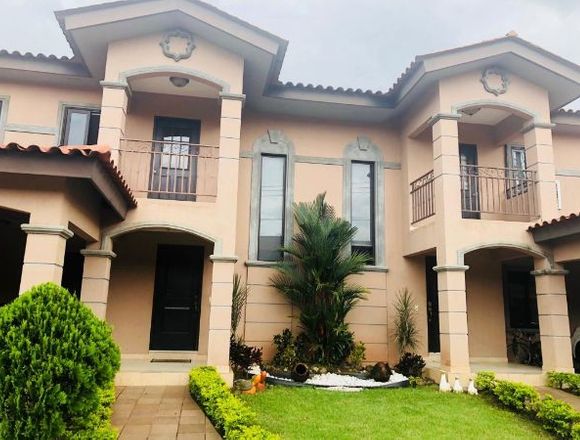 18-7347 AF En alquiler casa en Versalles en Panamá (Distrito)