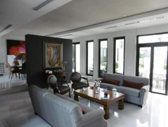 19-2520 AF Lujosa casa se vende en Costa del Este en Panamá (Distrito)