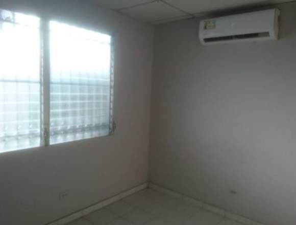 19-5162 AF Amplia casa se vende en Chanis en Panamá (Distrito)