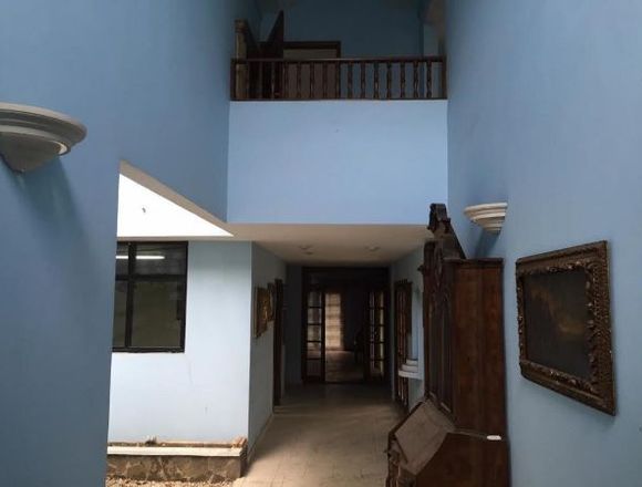 19-5109 AF Casa colonial se vende En San Francisco