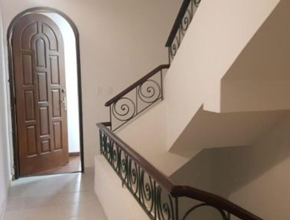 19-5609 AF Se vende edificio en Bellavista en Panamá (Distrito)