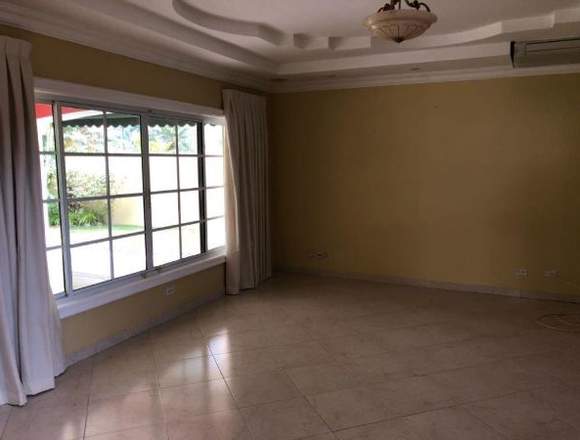 19-5901 AF Alquile hermosa casa en Costa del Este en Panamá (Distrito)