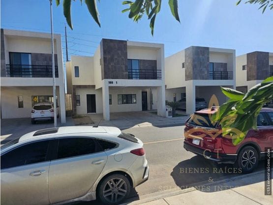 Casa en Venta Frente a Parque, Sector 4 Siglos Cd. Juárez Chih.