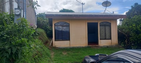 Se Vende Casa en Tuis de Turrialba, Costa Rica